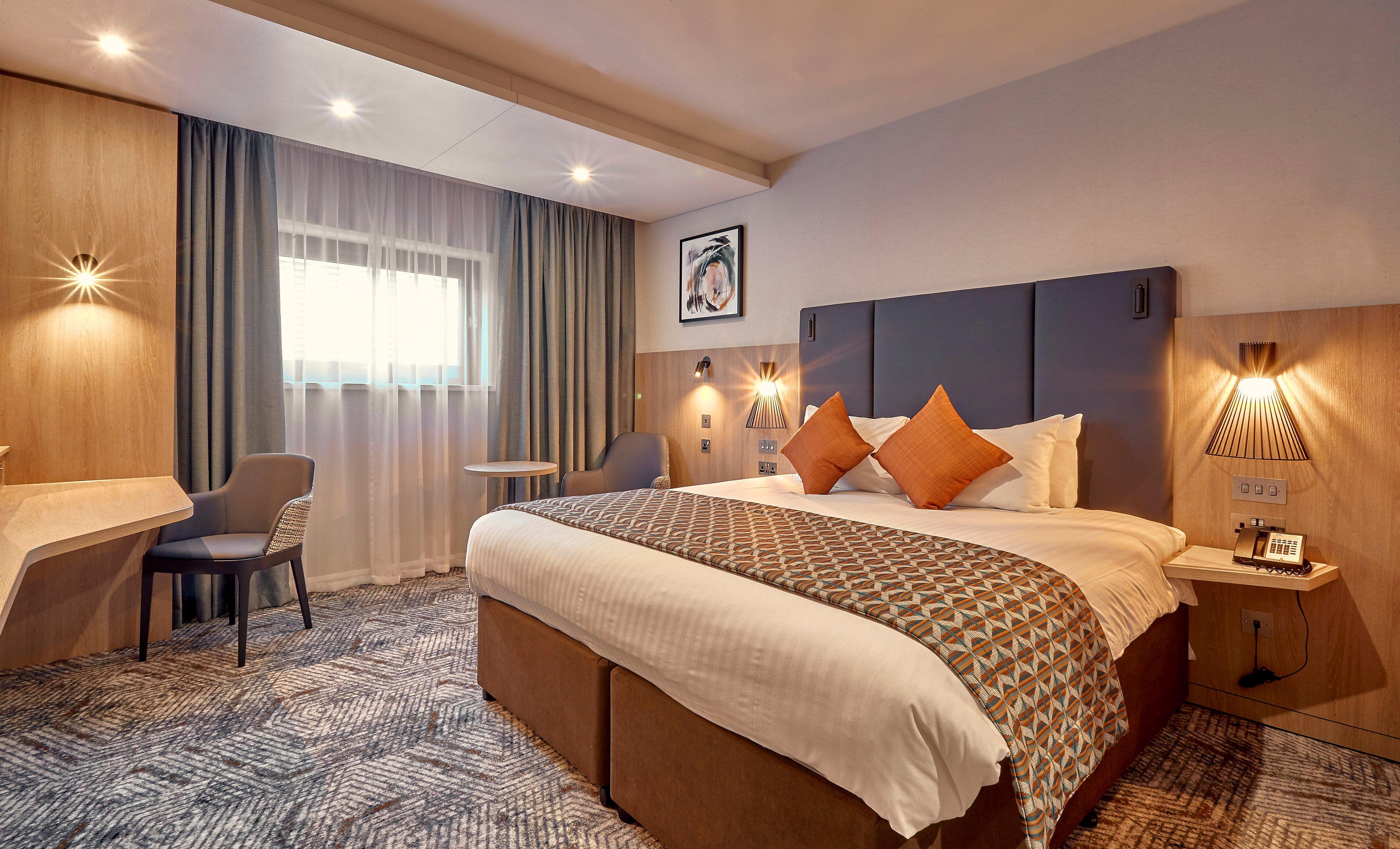 Crowne Plaza 4*