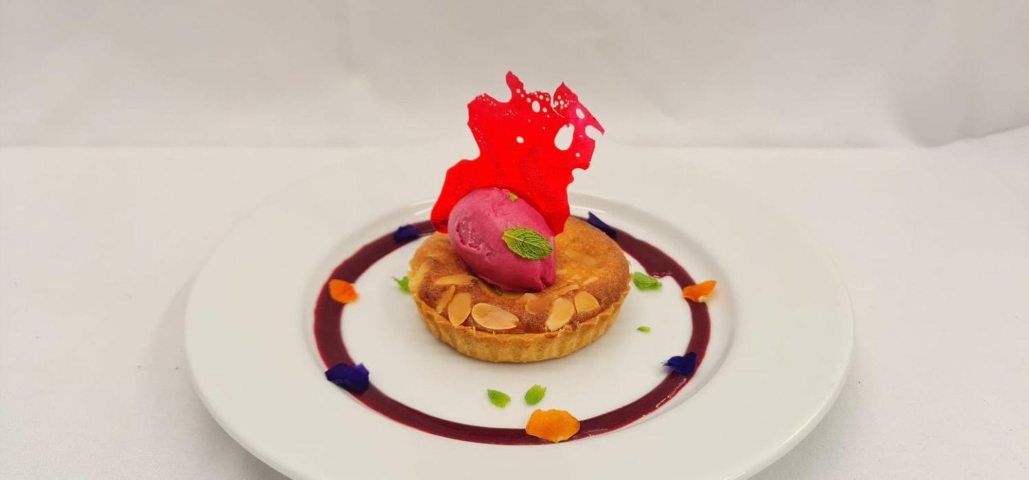 Crowne Plaza 4*
