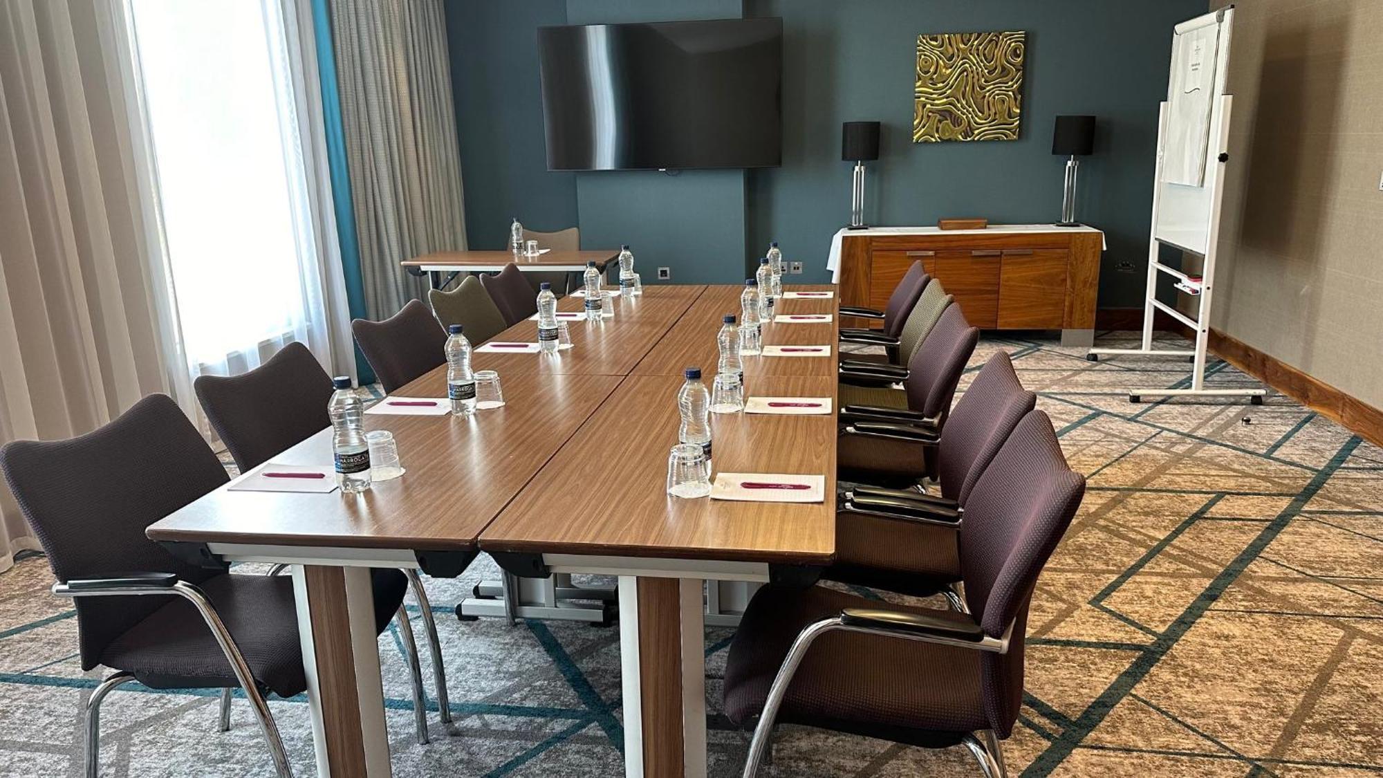 Crowne Plaza 4*