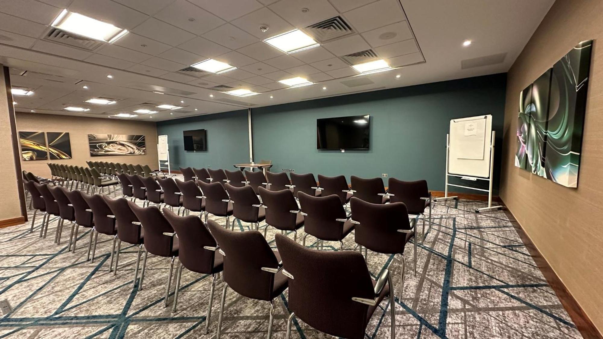 Crowne Plaza 4* Reading